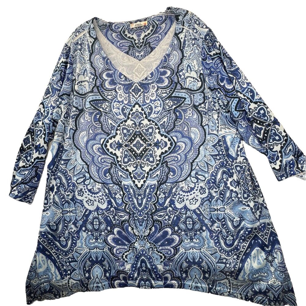 Soleillee Women's Tunic Top Size‎ 3X Paisley Studded Accent Sharkbite Hemline